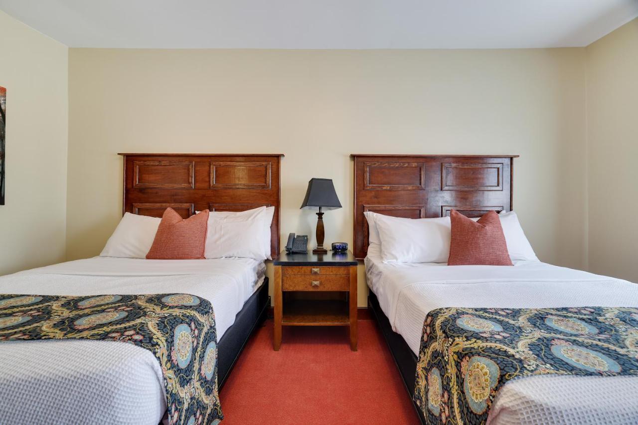 Tom Quick Hotel